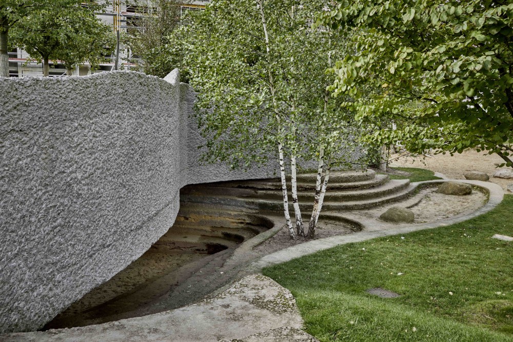 PIN–UP | BOOK CLUB: The Mutations and Morphosis of Landscape