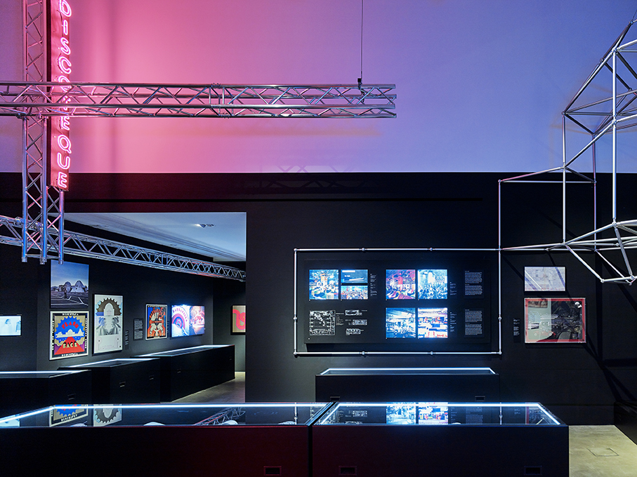 PIN–UP | MACHINES FOR DANCING: Club Design and the Evolution of