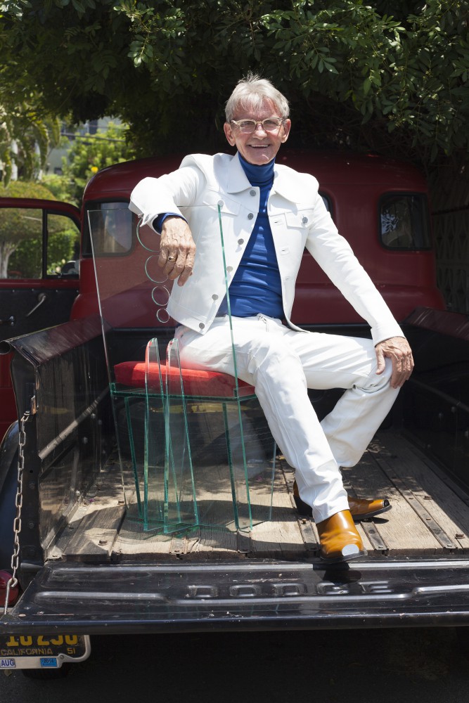 PIN–UP | CHARLES HOLLIS JONES, THE INCREDIBLE MISTER LUCITE