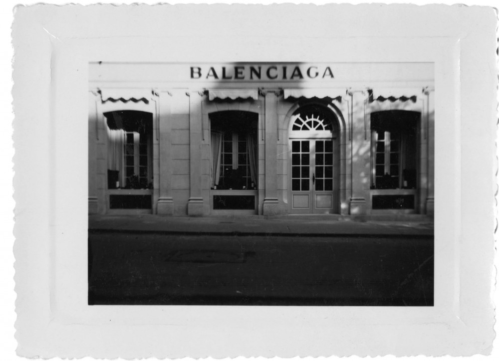 | MAISON RELOADED: Balenciaga Reinvents Its Paris HAUTE Couture HQ