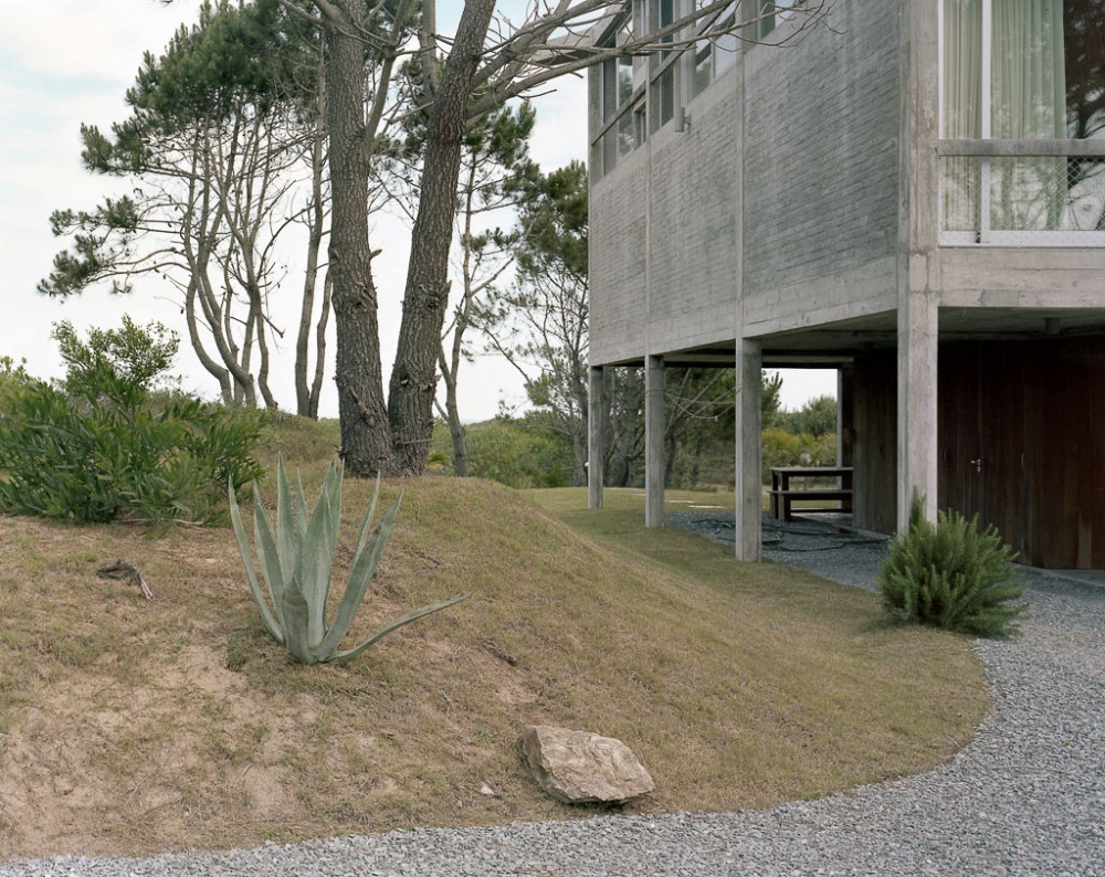 Arno Brandlhuber’s Concrete Retreat in Rocha, Uruguay