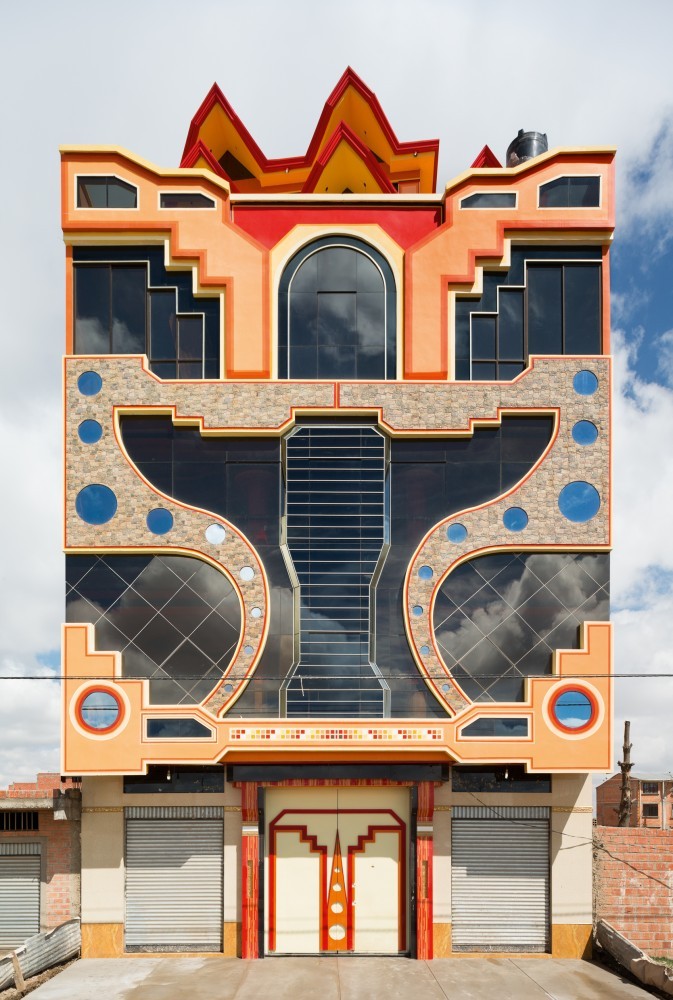 Bolivian architect Freddy Mamani interpreted by Peruvian Artist Jonathan Castro