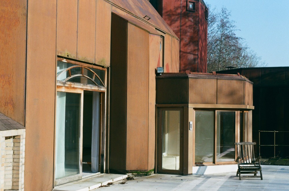 BOGGED UTOPIA: A Marc Held-Designed Lake House Near Paris