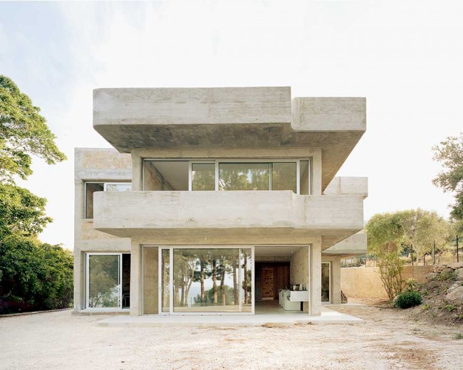 Thumbnail for CONCRETE RESULTS: Arno Brandlhuber Transforms a Former Sicilian Police Station