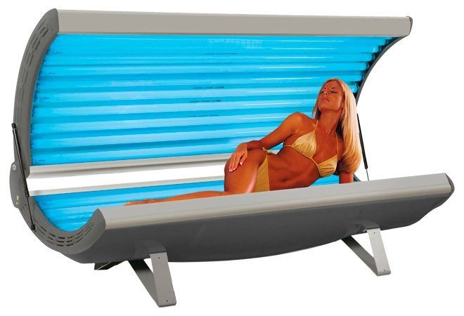 TANNING: The Fluctuating Fashions of Indoor and Outdoor Bronzing