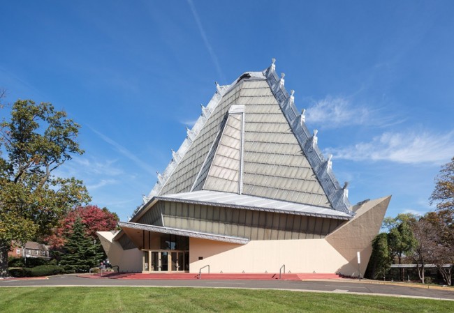 Thumbnail for INTERVIEW: Artist David Hartt Transforms A Frank Lloyd Wright Synagogue