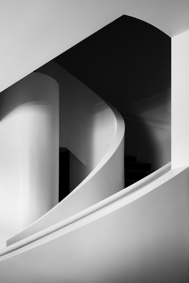 Thumbnail for A SCULPTURAL FIFTH AVENUE PIED-A-TERRE STANDS THE TEST OF TIME