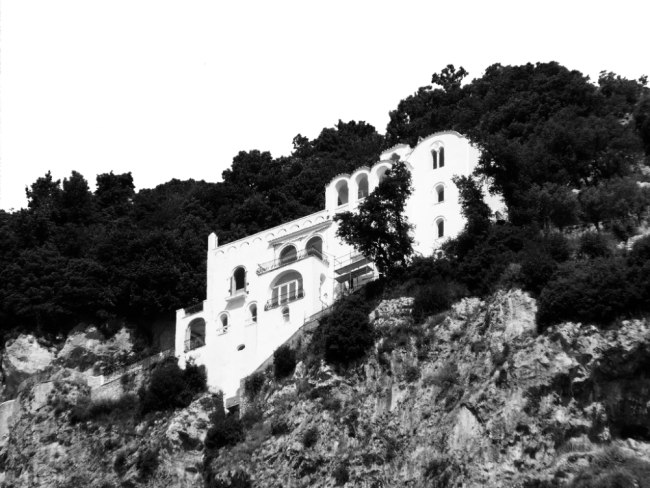 Thumbnail for THE PERFECT CUBE: Matt Tyrnauer Remembers Gore Vidal’s La Rondinaia